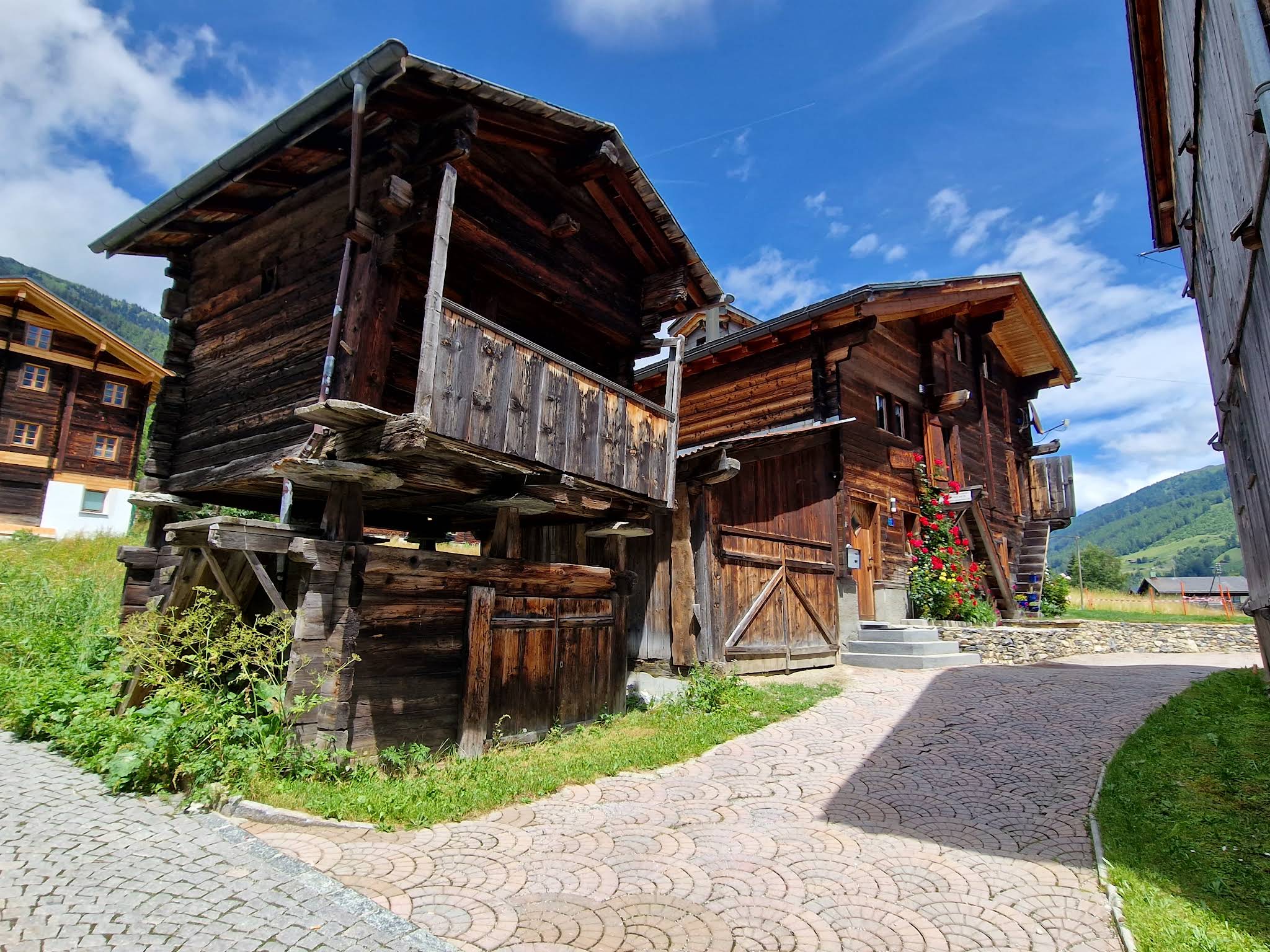 Chalet Gadä Aussenansicht Sommer
